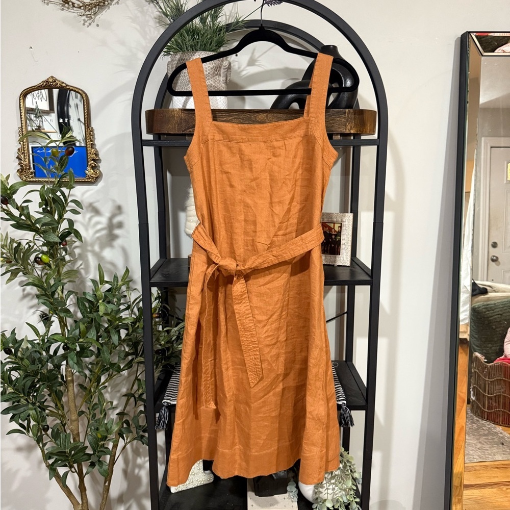 Voyageur x Mersea 100% Linen Midi Dress
Size: XS
Color: Rust / Terracotta
